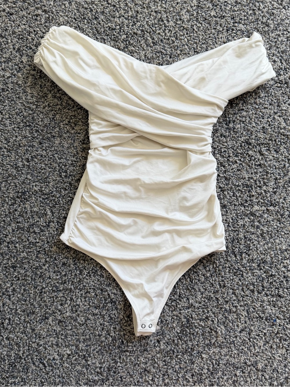 Abercrombie & Fitch Off Shoulder Asymmetrical White Wrap Style Bodysuit Blouse S